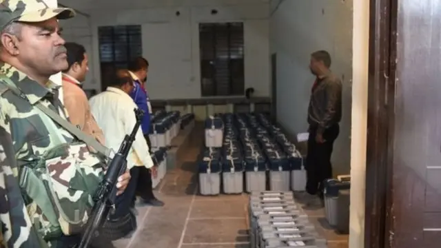 इव्हीएम मशिनचे प्रातिनिधीक छायाचित्र