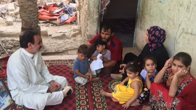 ماجد و خواهرش یک پایشان را و برادر دیگرشان احمد انگشت‌های دستش را از دست داده‌اند