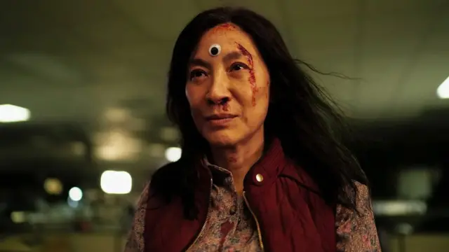 Все всюди і все одразу