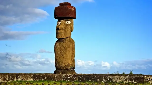 மோவாய்கள்