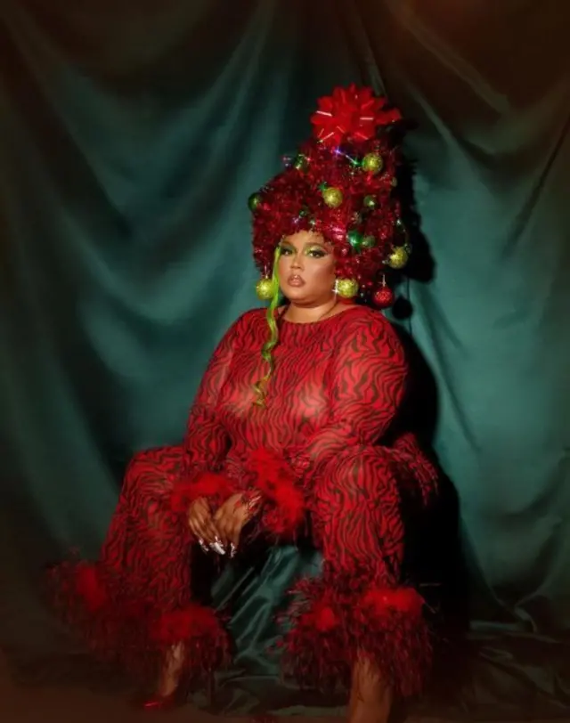 Merry Christmas wishes images: Celebrities dress for Xmas celebration