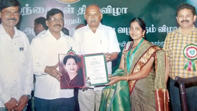 கோடியைத் தேடித்தந்த `புத்தகப் பெண்ணின்' சாதனைப் பயணம்!