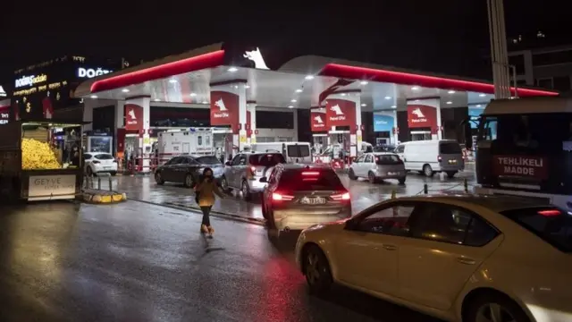 پمپ بنزین