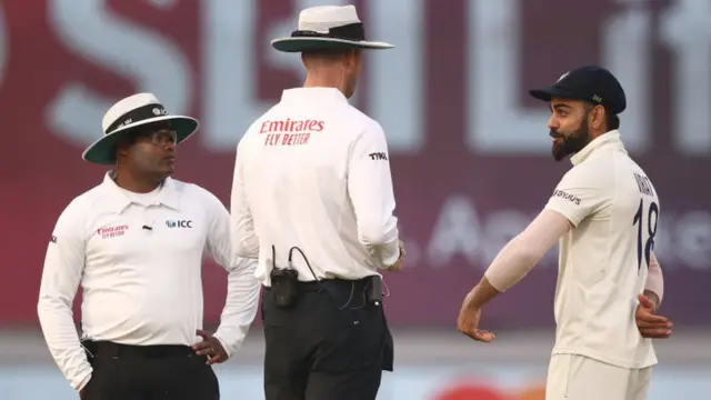 વિરાટ કોહલી આઉટ