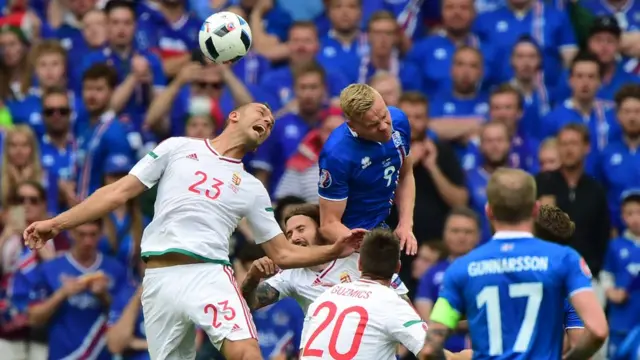 Partido muy disputado entre Islandia y Hungría