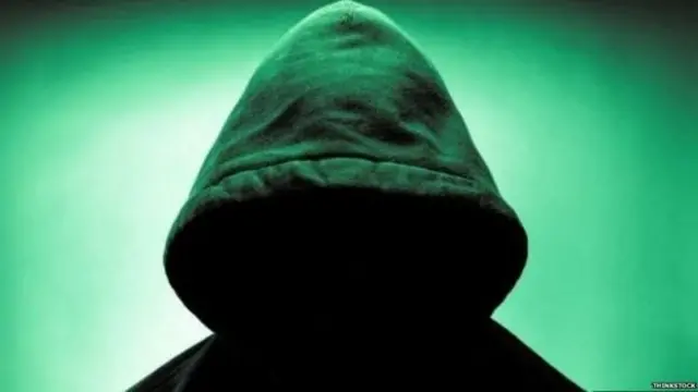 پر یوه کس له کچې تېره تکیه کول د اوبسېسیو لو ډېس ارډر علامت بلل کېږي