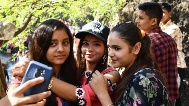 انڈیا، نوجوان