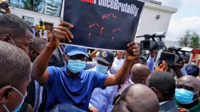 Gọvanọ Legọs Steetị