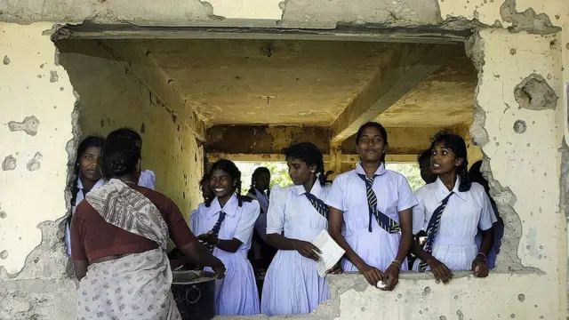 “இரத்ததை அடைக்க வழியில்லாமல் மண்ணை பூசினர்” - போர்க்கால நினைவலைகள்