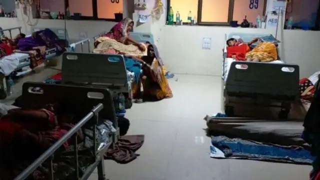 கோரக்பூர்: பிஆர்டி மருத்துவ கல்லூரி மருத்துவமனையின் வார்டு எண் 100