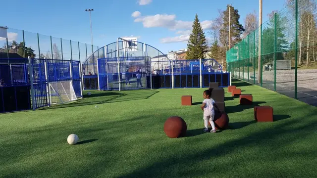 Siimaa ykn bakka bishaan itti daakaan jedhamuun kan beekamuu kun bakka ispoortii adda addaas of keessa qaba