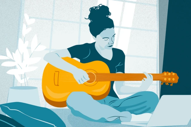 Девушка с гитарой