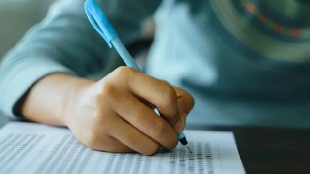 தனியார் பயிற்சி இன்றி நீட் தேர்வில் வெற்றி