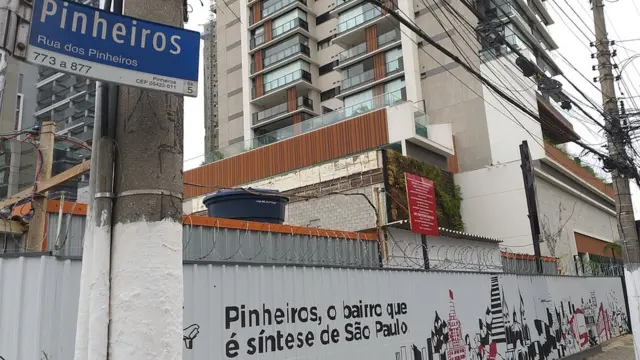 Tapumesapostasnetconstrutora cercam terrenoapostasnetfuturo empreendimentoapostasnetPinheiros