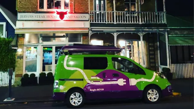 ገለ ካብተን መካይኖም ኸኣ ኣብ ምብጽጻሕ መግብን ሃለኽቲ ነገራትን ይነጥፋ ነይረን