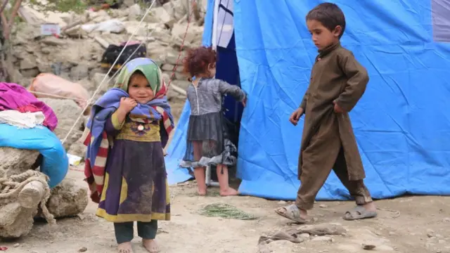 Depremzede çocuklar