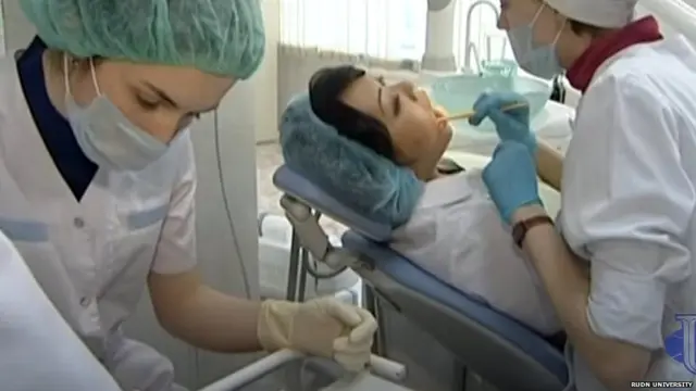 ලුමුම්බා විශ්වවිද්‍යාලයේ දන්ත වෛද්‍ය පීඨය