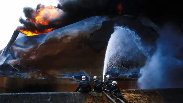 Les pompiers sont exposés à des niveaux de PFAS supérieurs à la moyenne, car ces substances sont toujours utilisées dans les retardateurs de flamme