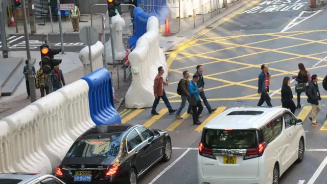 香港警察總部外之水馬陣（3/1/2020）