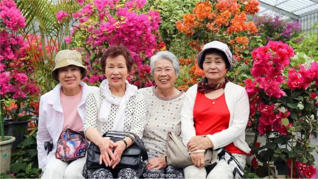 Yaponiyanın Okinava adası dünyanın ən uzunömürlü insanlarının yaşadığı şəhərlərdən biridir