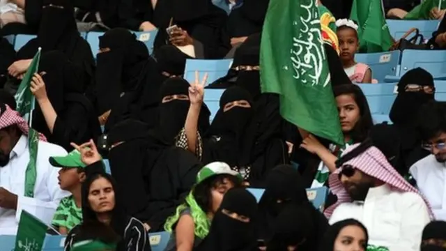 महिलाएं