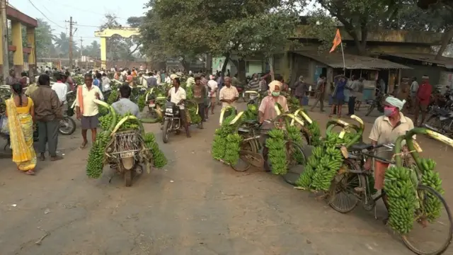 తూర్పుగోదావరి జిల్లా రావుల పాలెం అరటి మార్కెట్