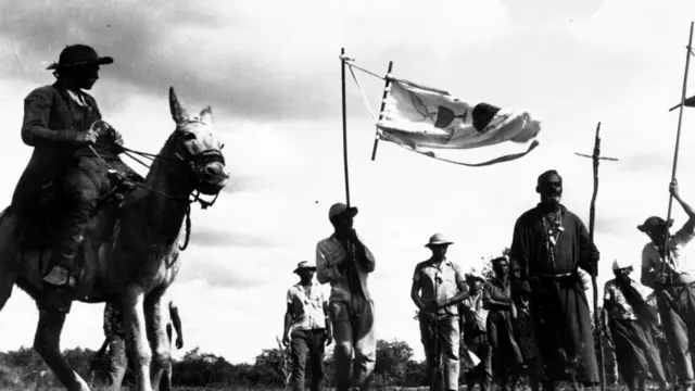 Una escena de "Dios negro, diablo blanco"