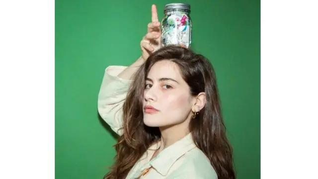 जेरो वेष्ट इन्फ्लुएन्सर लरेन सिङ्गर