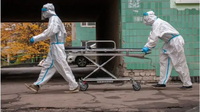 Чому не всі лікарі отримують ковідну надбавку - питання до керівників лікарень, а не до уряду - каже міністр фінансів