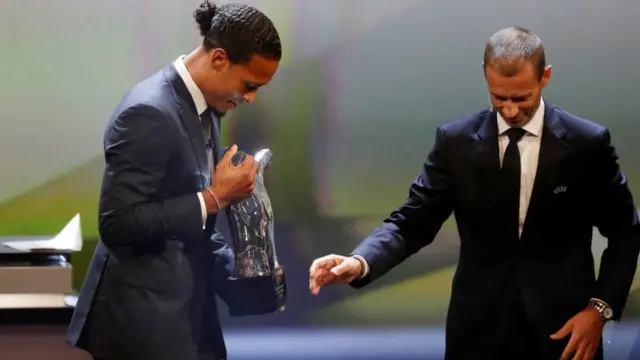 فان دايك فاز بلقب أفضل لاعب في أوروبا