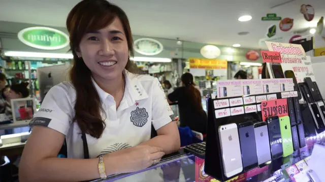 ร้านมือถือมาบุญครอง