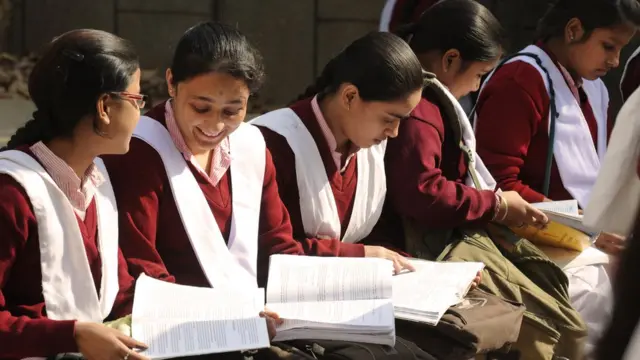 విద్యార్థులు