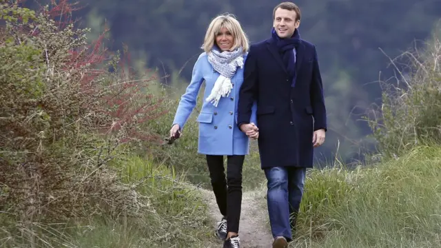 Ông Macron và bà Brigitte, hình chụp hôm 22/4/2017