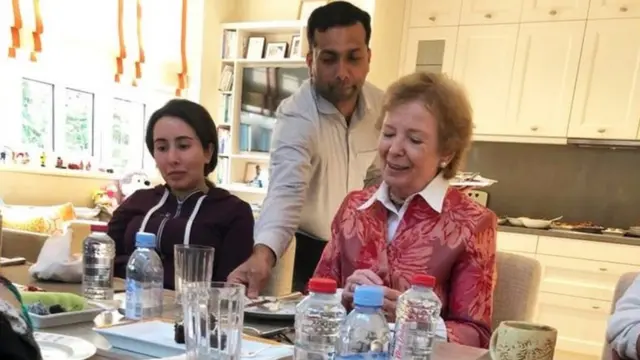 لطیفہ اور میری رابنسن