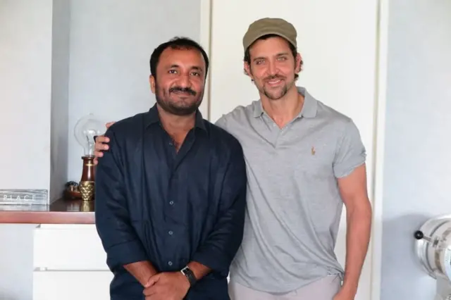 आनंद कुमार के साथ रितिक रोशन