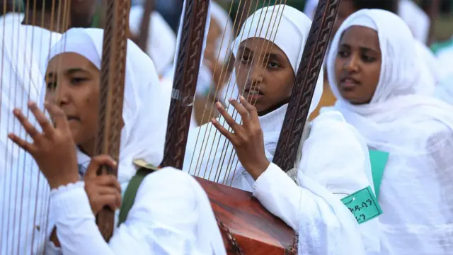 Dubartoota baganaa taphachaa jiran