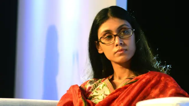 रोशनी नदार