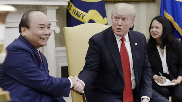 Thủ tướng Nguyễn Xuân Phúc gặp Tổng thống Donald Trump tại Nhà Trắng hôm 31/5/2017.