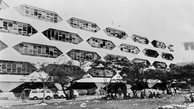 ภาพในธรรมศาสตร์