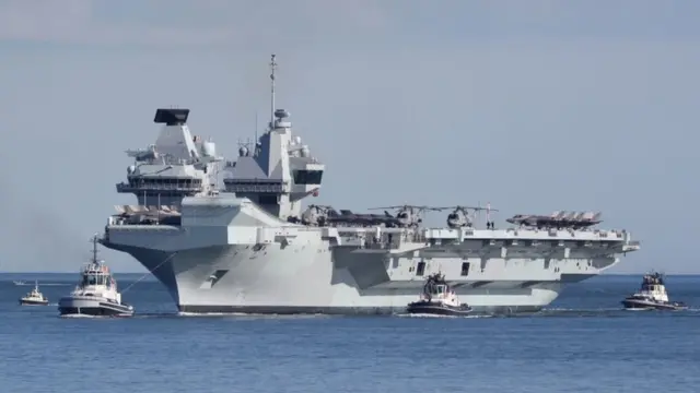 Tàu sân bay HMS Queen Elizabeth
