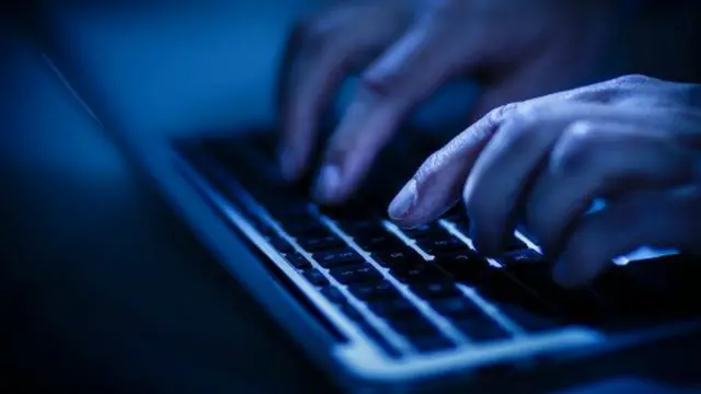 මාලදිවයින් රජය මෙම ඝාතනය හෙළාදකින බව ජනාධිපති අබ්දුල්ලා යමීන්ගේ ප්රකාශකයෙක් කියා සිටියේය