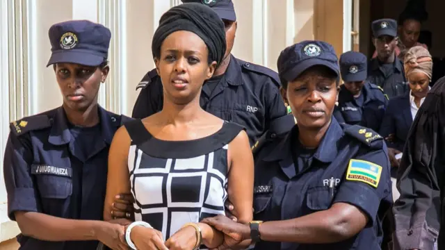 Diane Rwigara agitangira kwitaba urukiko