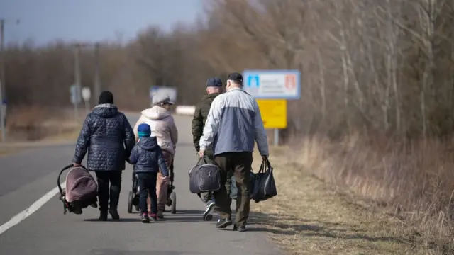 शरणार्थियों का ये समूह हंगरी की तरफ़ ब