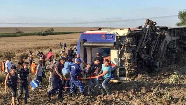 Крушение поезда в Турции