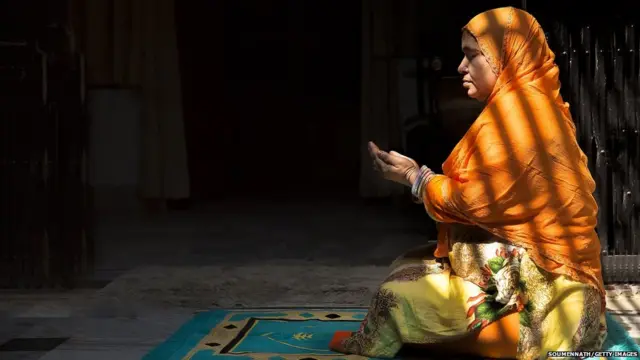 मुस्लीम महिला भाविक