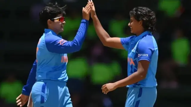 ભારતીય ટીમનાં કેપ્ટન હરમનપ્રીત કૌર છે