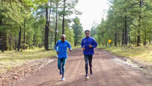 Atileet Fayyisaa Leellisaa Ameerikaa, Filaagistaafitti yeroo leenji'u