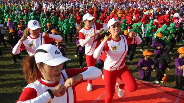 Selain di ibu kota, senam poco-poco massal juga dilakukan serentak di daerah lain seperti di stadion Brawijaya, Kota Kediri, Jawa Timur.