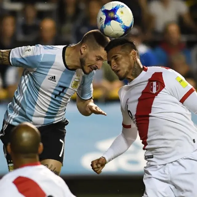 Jugadores de Argentina y Perú