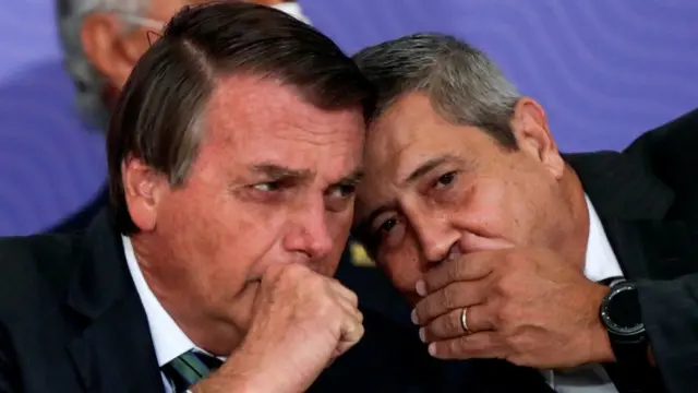 Bolsonaro ao ladocomo usar o bonus da b2xbetBraga Netto